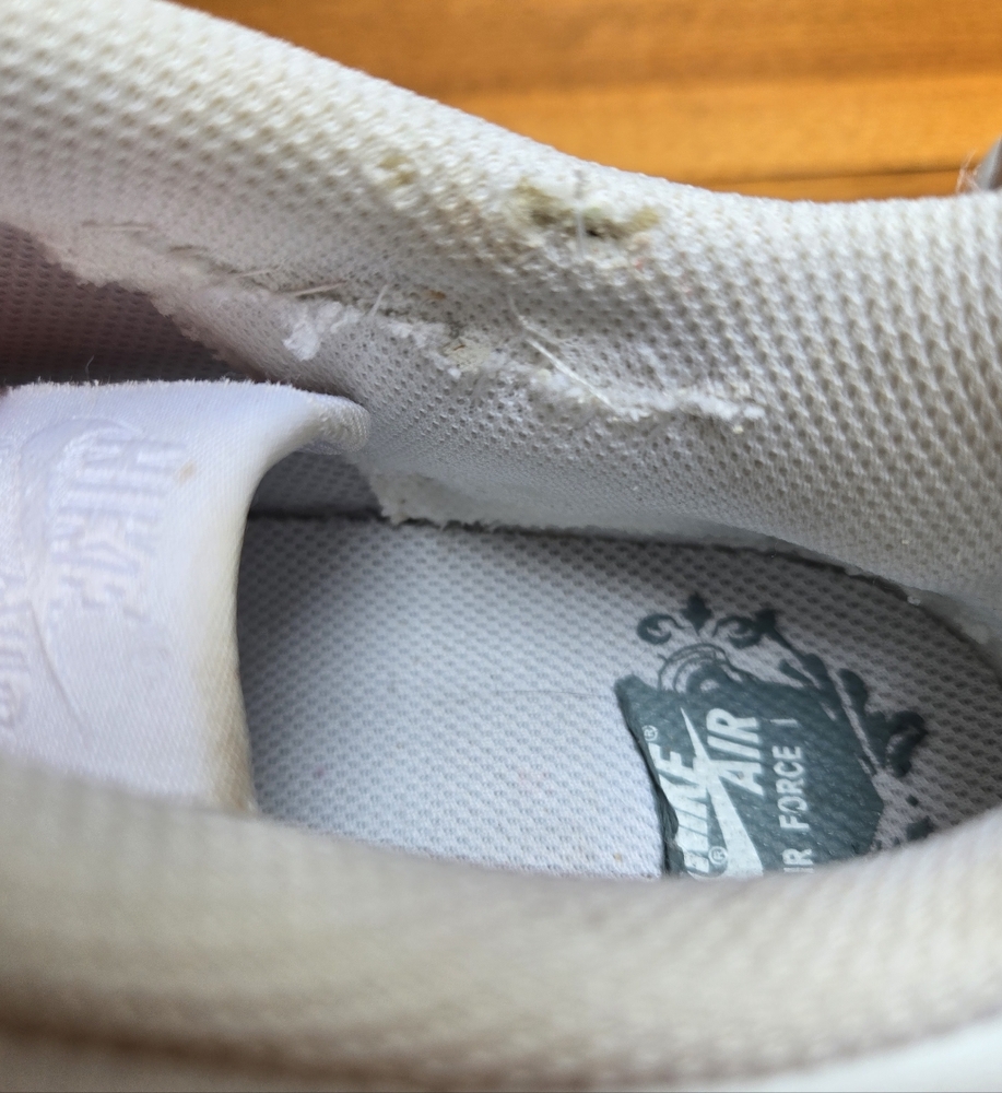 Nike Air youth White and Orange Sneakers. Y5.5 - Picture 15 of 15